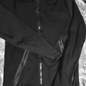 Woman's Nike zip up sweatshirt